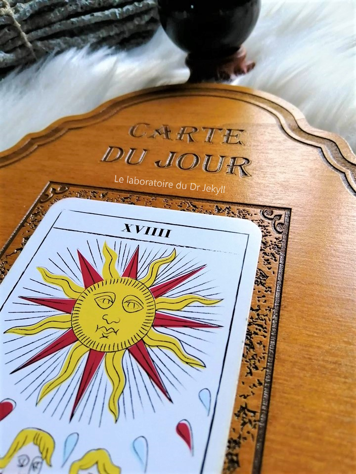 Planche tarot bois décoration spirituelle