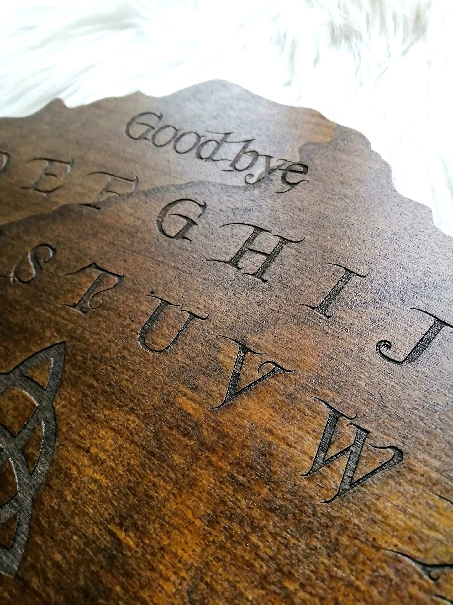 Planche Ouija Artisanale Bois – Ouija Board Grand Format – Spirit Board Gravé – Décoration Ésotérique & Objet Spirituel