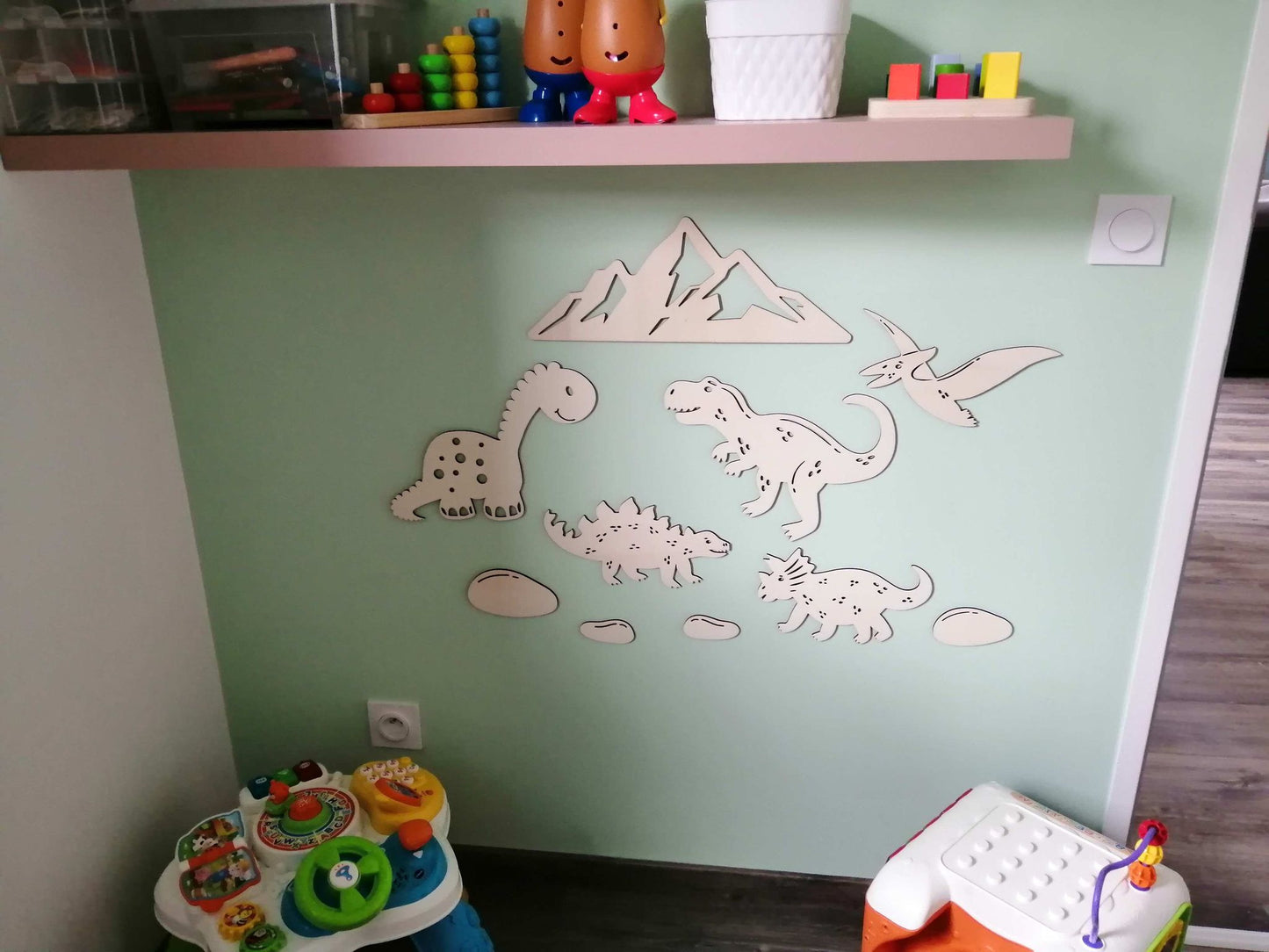"Les Dinosaures Enchantés" pour chambre d'enfants.