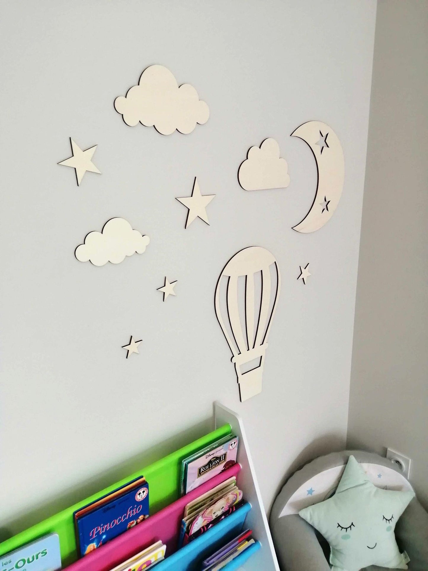 "Montgolfière Enchantée" pour chambre d'enfant.