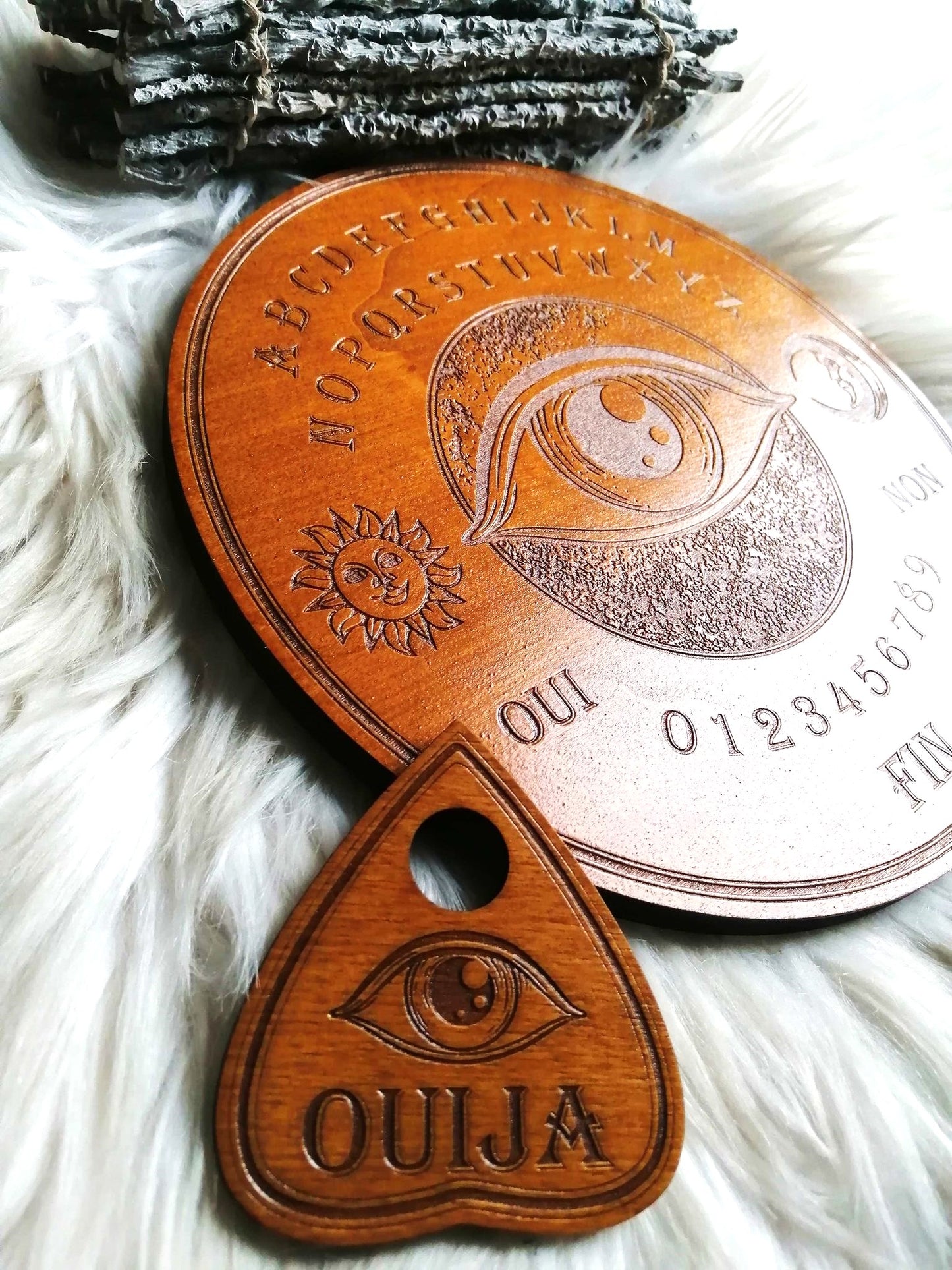 Goutte Ouija Bois – Planchette Spirit Board – Accessoire Ouija Gravé – Planchette de Spiritisme Artisanale