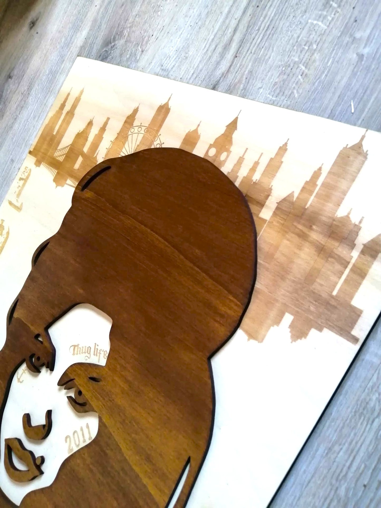 Amy Winehouse Tableau en bois gravé & découpé – Art mural pop art & street art, décoration musicale