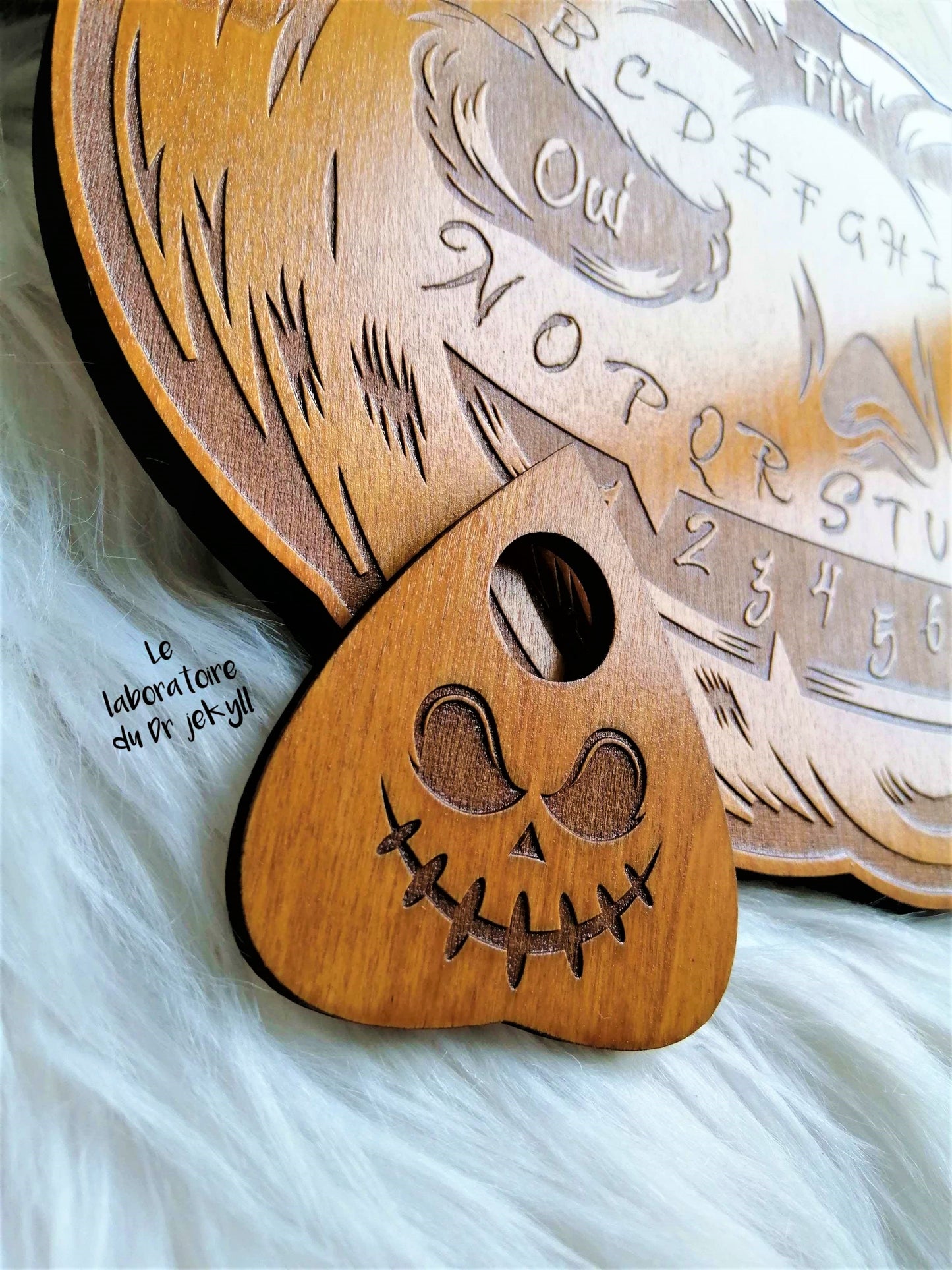 Goutte Ouija Bois – Planchette Spirit Board – Accessoire Ouija Gravé – Planchette de Spiritisme Artisanale