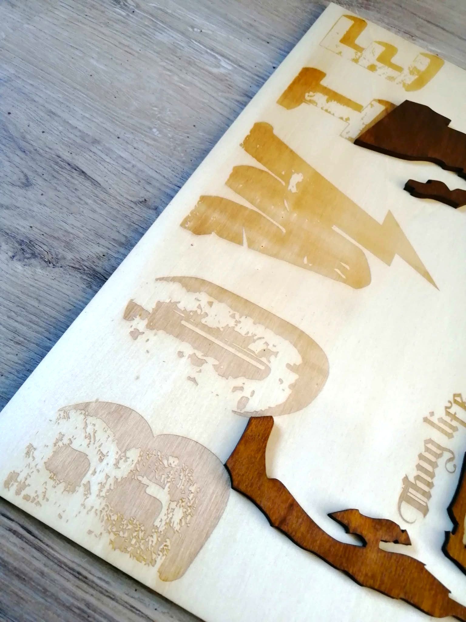 Tableau gravé en bois de David Bowie - Idéal pour une déco murale moderne et inspirante dans un salon ou un bureau