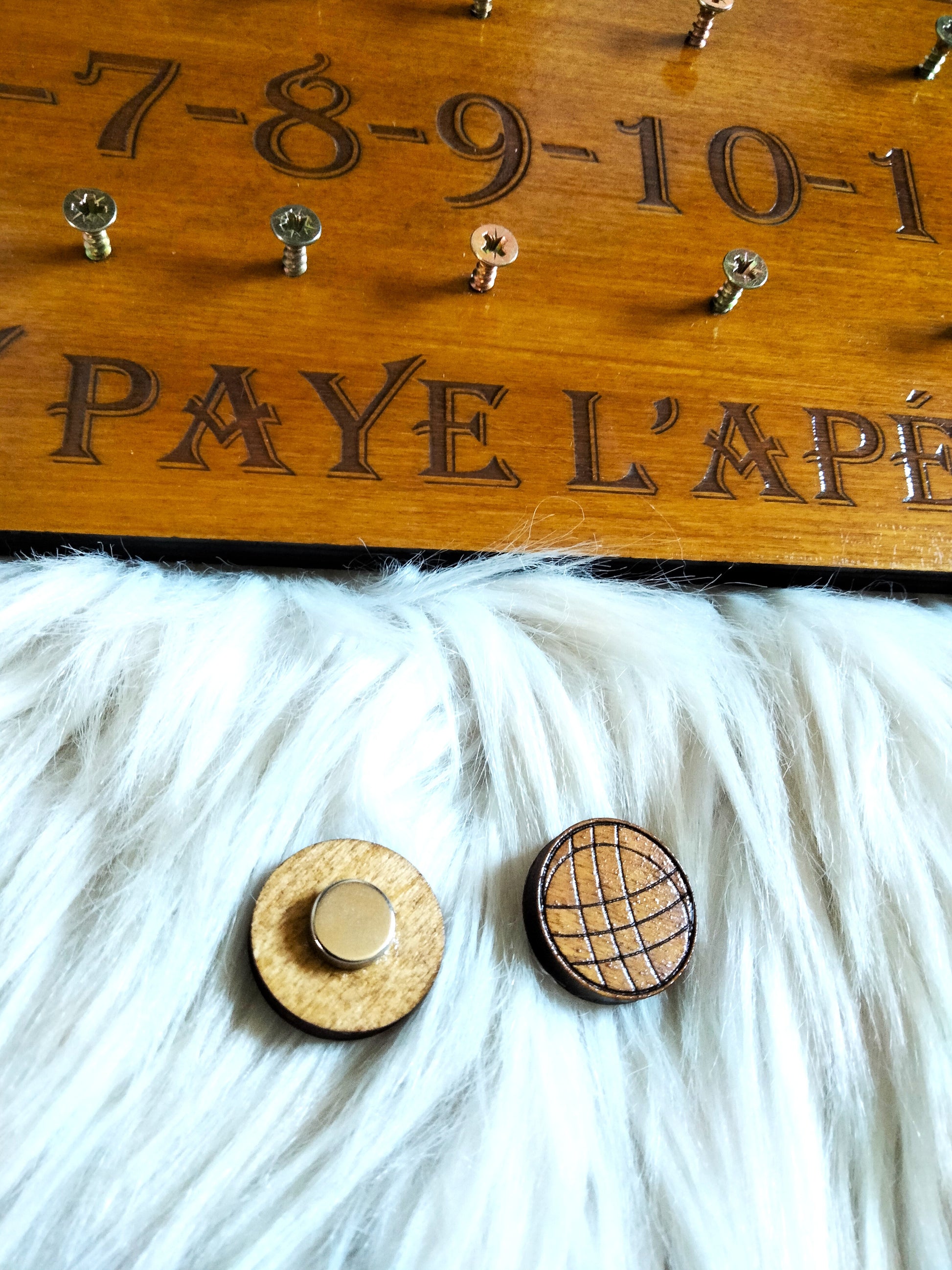 Compteur points pétanque en bois gravé système magnétique