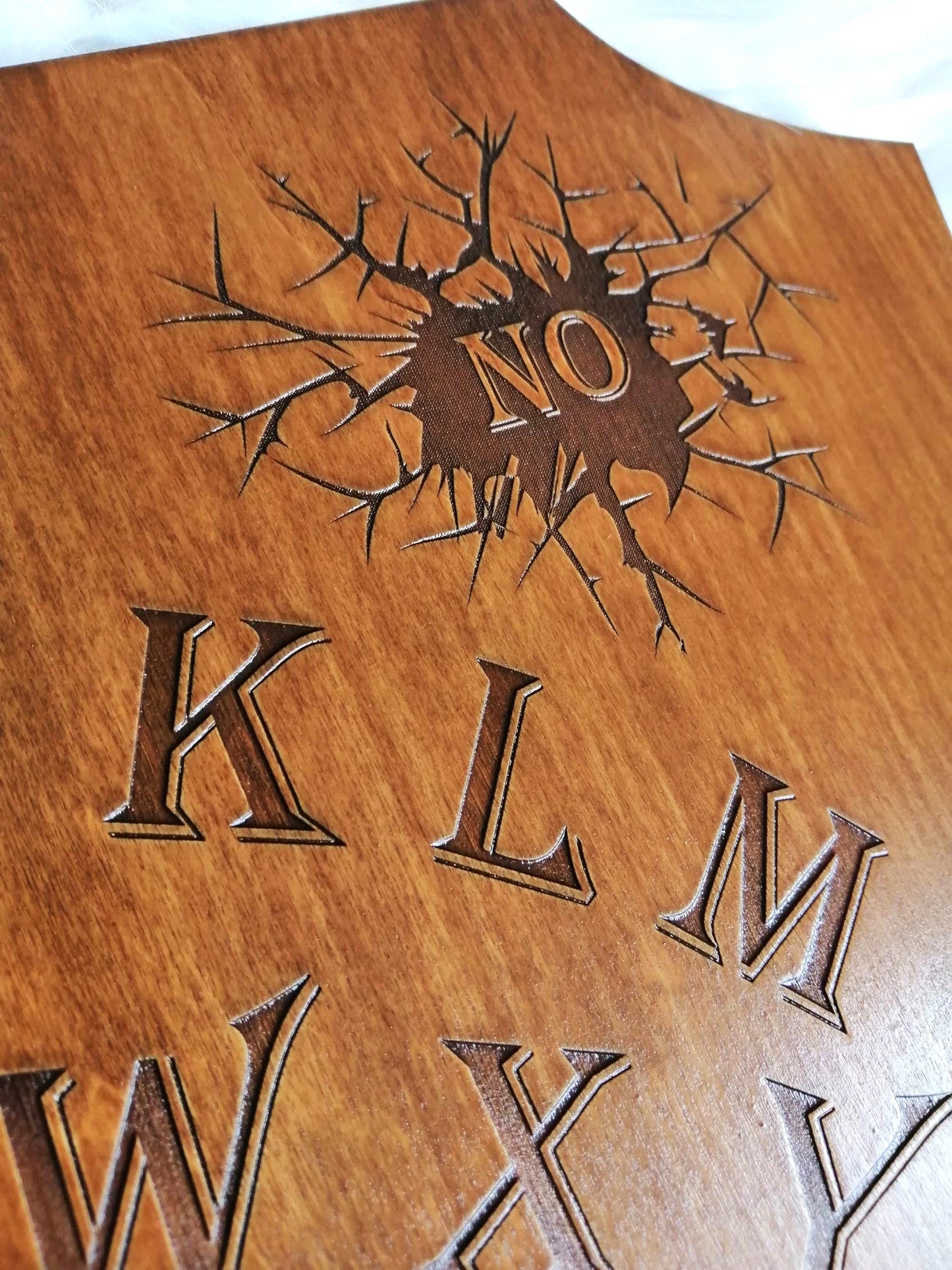 Planche Ouija Artisanale Bois – Ouija Board “L’Exorciste” Grand Format – Spirit Board Gravé – Décoration Ésotérique Unique
