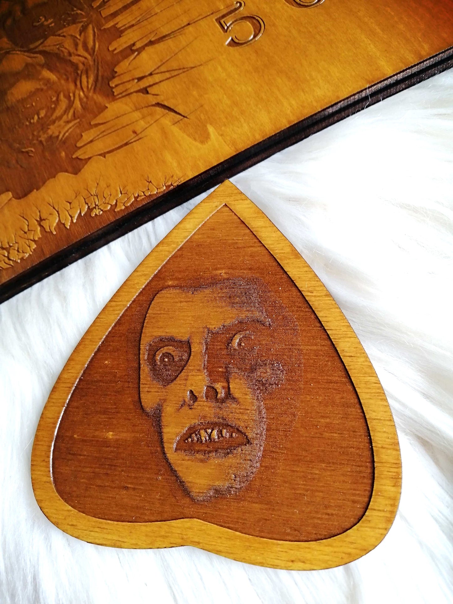 Goutte Ouija Bois – Planchette Spirit Board – Accessoire Ouija Gravé – Planchette de Spiritisme Artisanale
