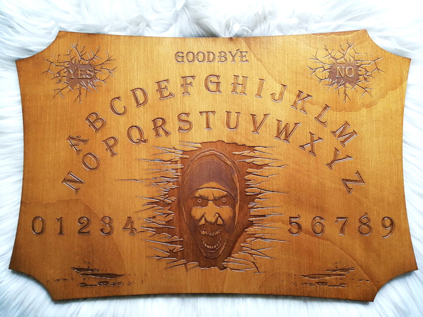 Ouija board nonne bois gravé artisanale