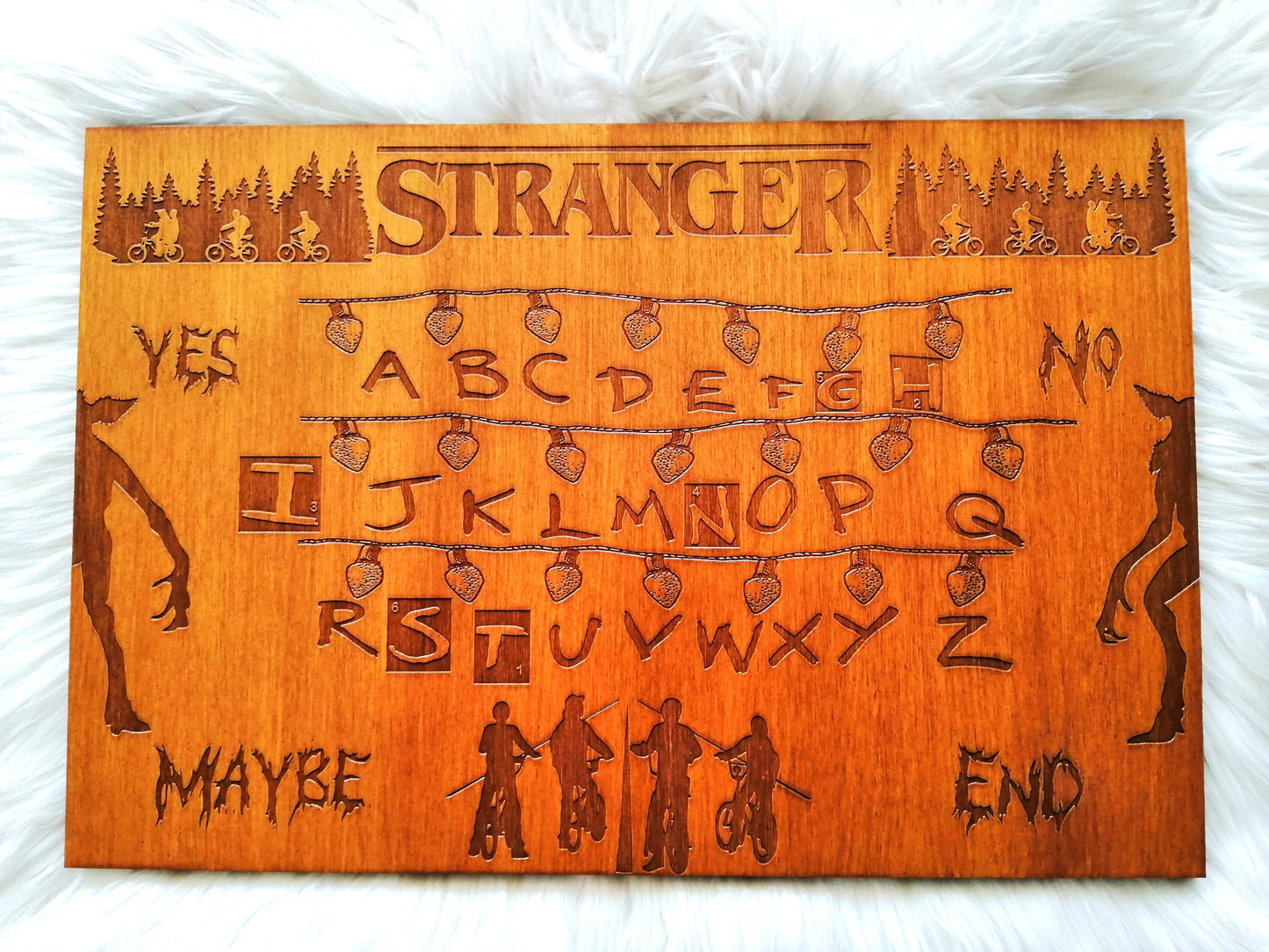 ouija board wood stranger things bois gravé
