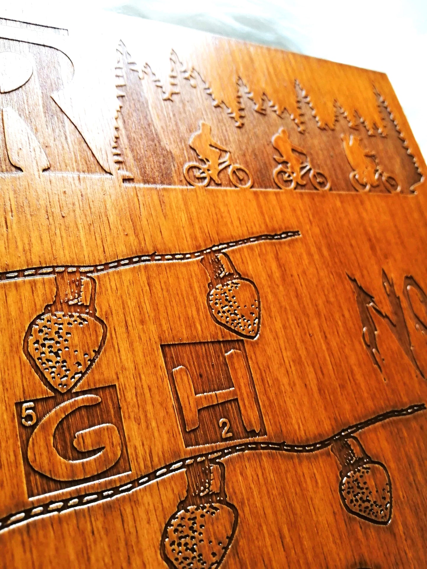 Ouija Board Wood Artisanale – Planche Ouija Inspirée de Stranger Things Spirit Board en Bois
