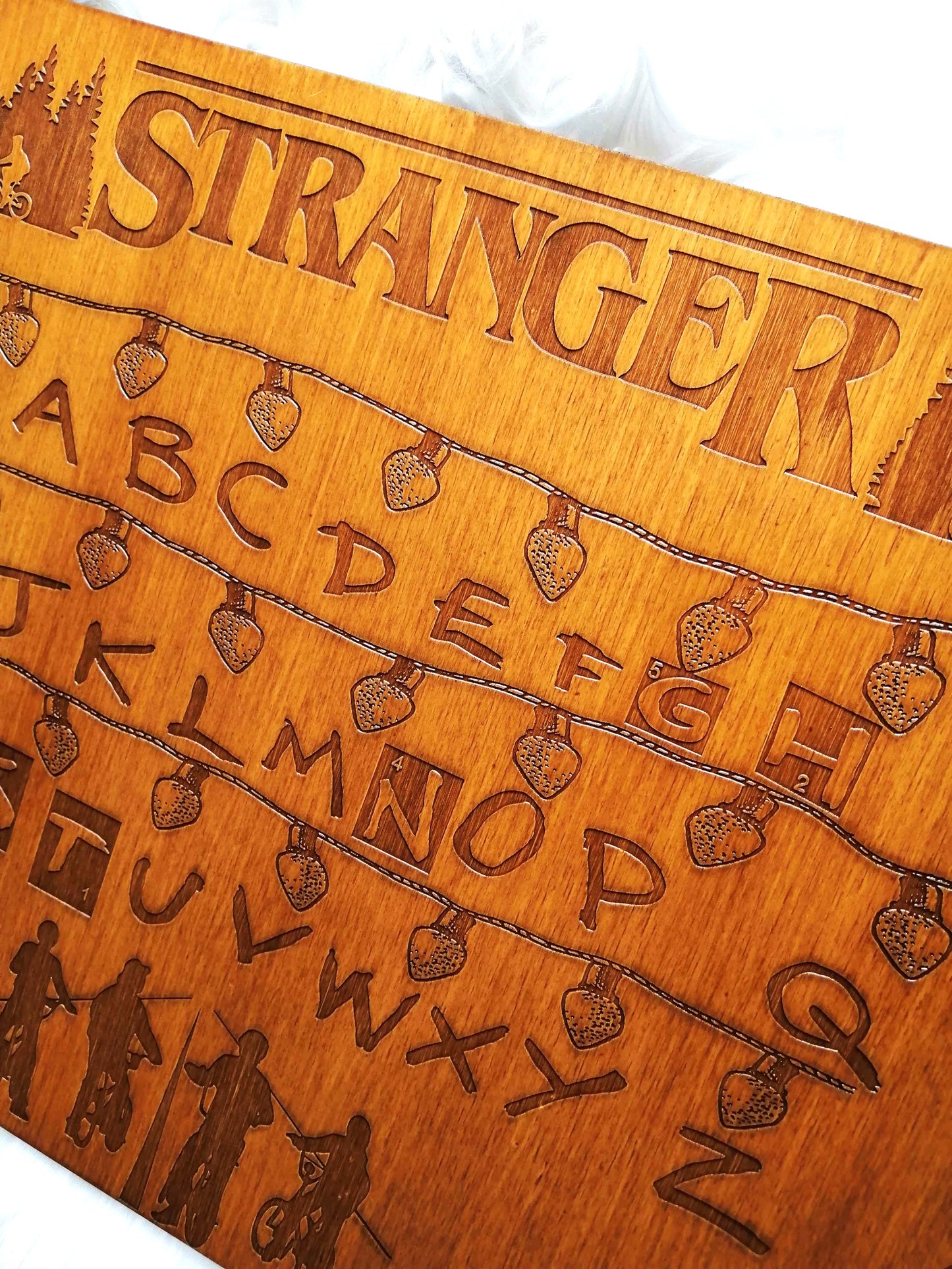 Ouija Board Wood Artisanale – Planche Ouija Inspirée de Stranger Things Spirit Board en Bois