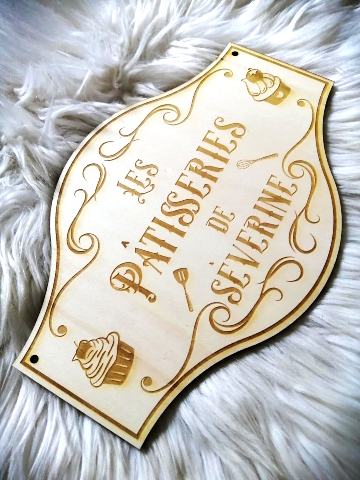 Plaque personnalisée bois – Les pâtisseries de Séverine – Cadeau gourmand