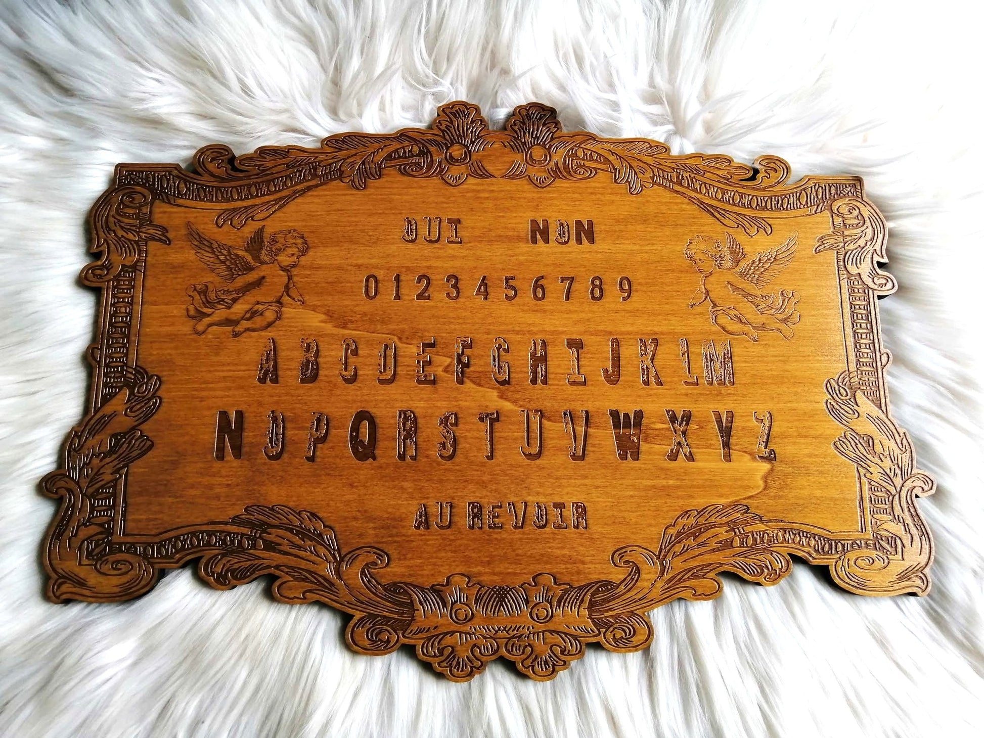 Planche Ouija Chérubin Wicca en bois – Décoration ésotérique et outil de divination inspiré des traditions occultes