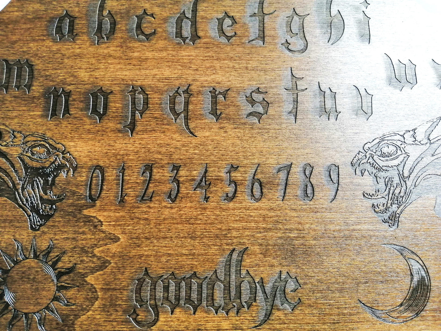 Planche Ouija Gargouille en bois gravé artisanale