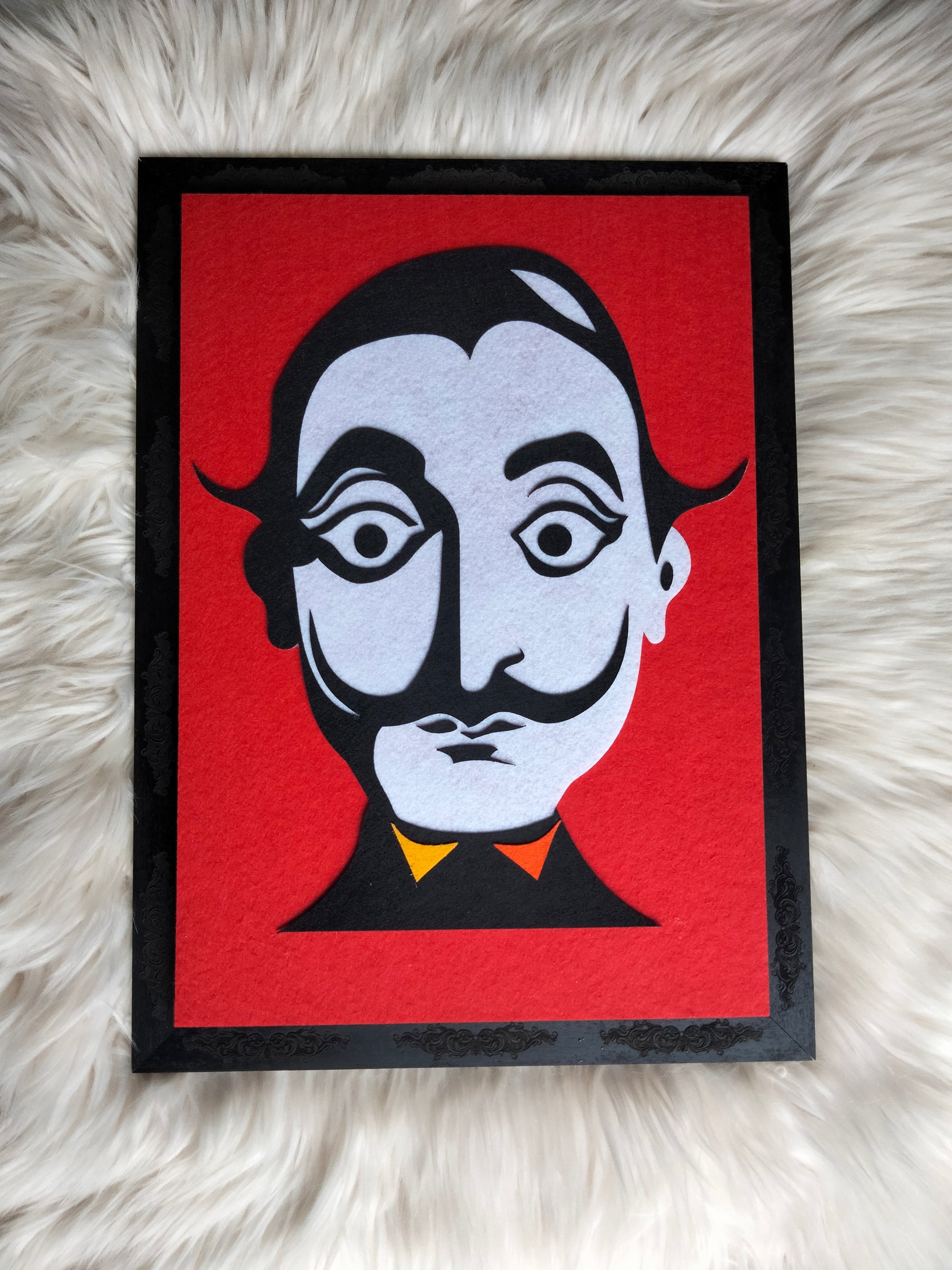 Art mural Dali revisité fond rouge contraste noir blanc