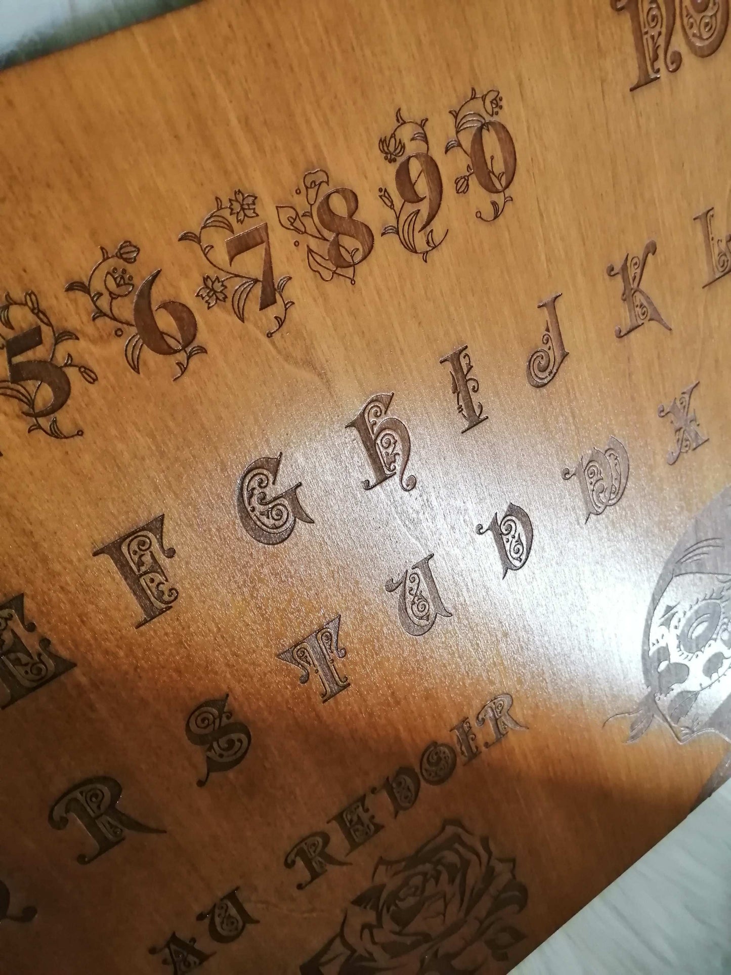 Planche Ouija Artisanale Bois – Ouija Board “Santa Muerte” Grand Format – Spirit Board Gravé – Décoration Ésotérique & Autel Mystique