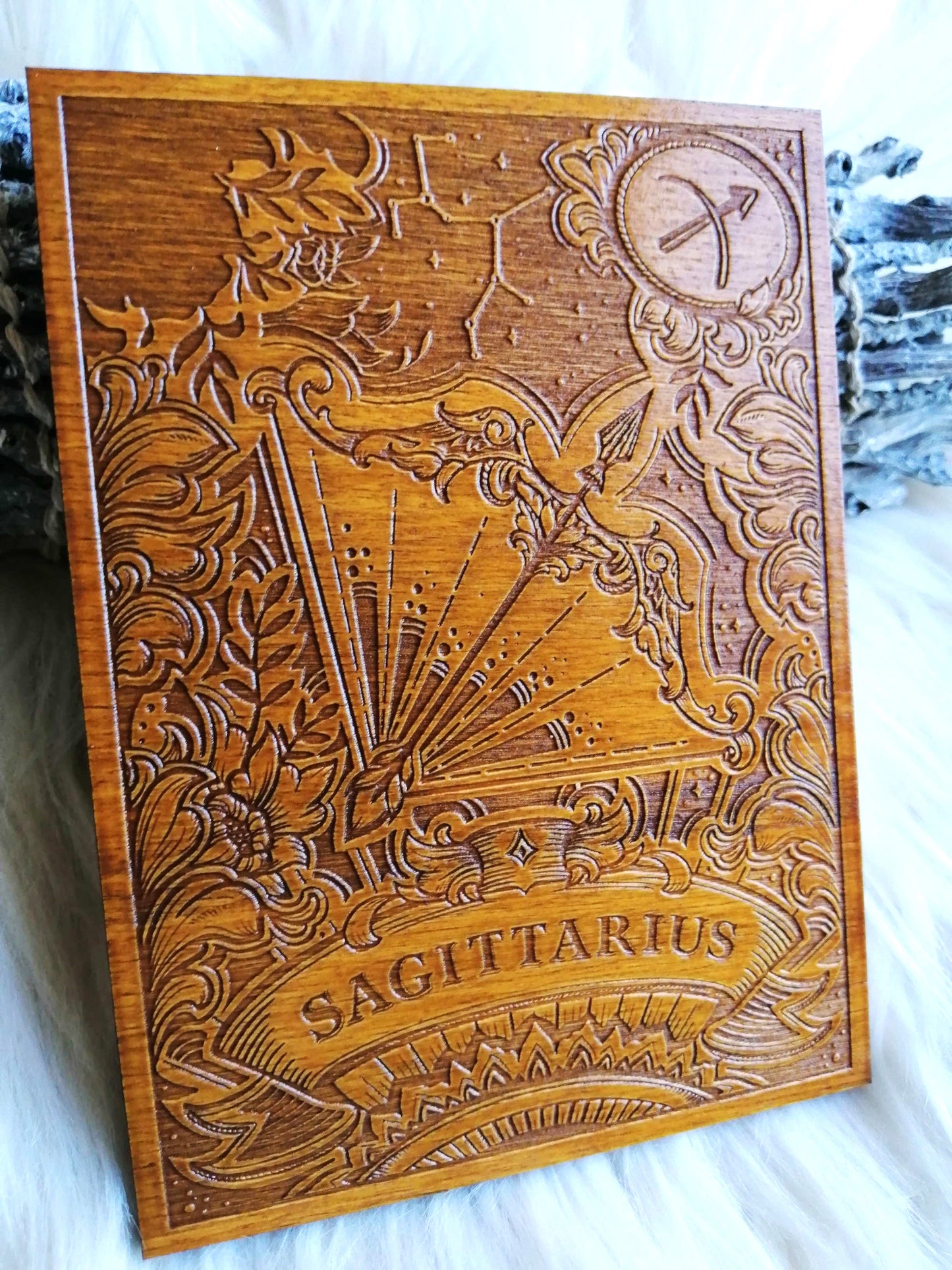 Signe du zodiaque Sagittaire en bois gravé décoration astrologique spirituelle