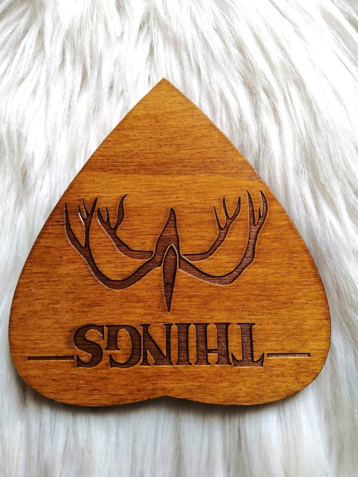 Ouija Board Wood Artisanale – Planche Ouija Inspirée de Stranger Things Spirit Board en Bois