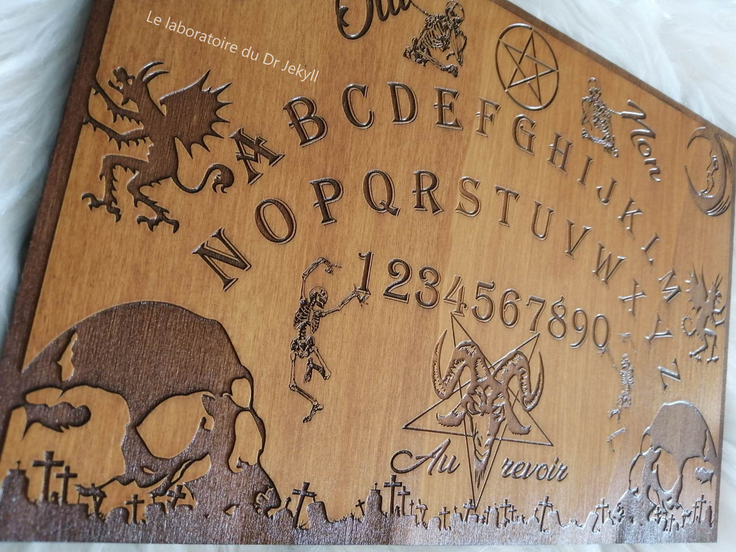 Planche Ouija "La ténébreuse"