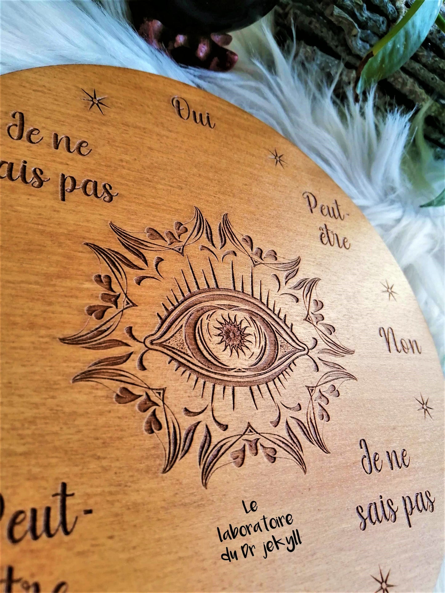 Planche de Radiesthésie Œil Divin en Bois – Pendulum Board de Divination Artisanale