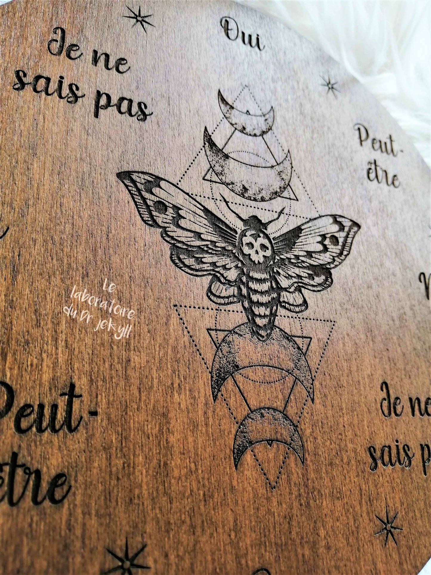 Planche de Radiesthésie Papillon Lunaire en Bois – Pendulum Board de Divination Artisanale