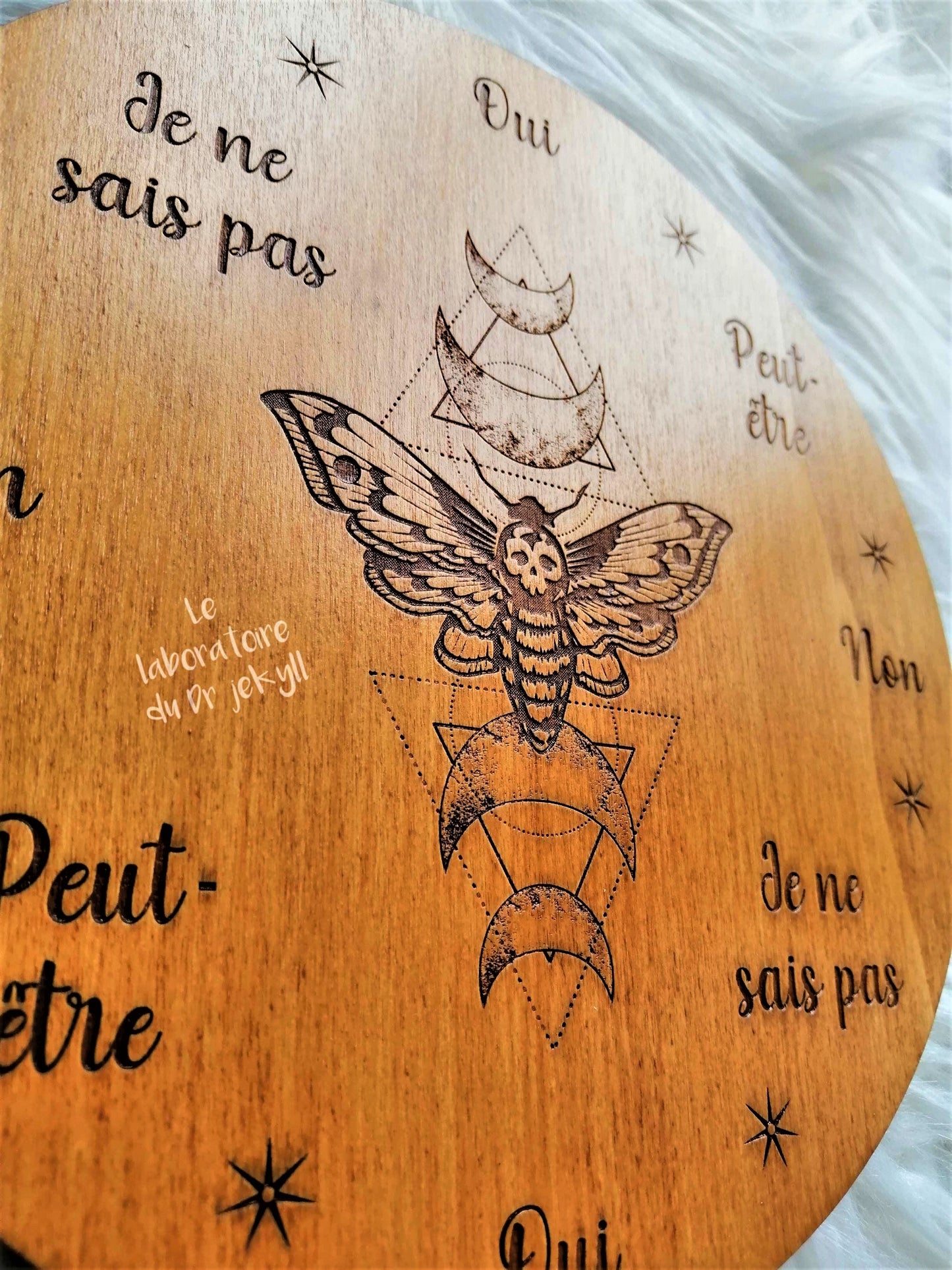 Planche de Radiesthésie Papillon Lunaire en Bois – Pendulum Board de Divination Artisanale