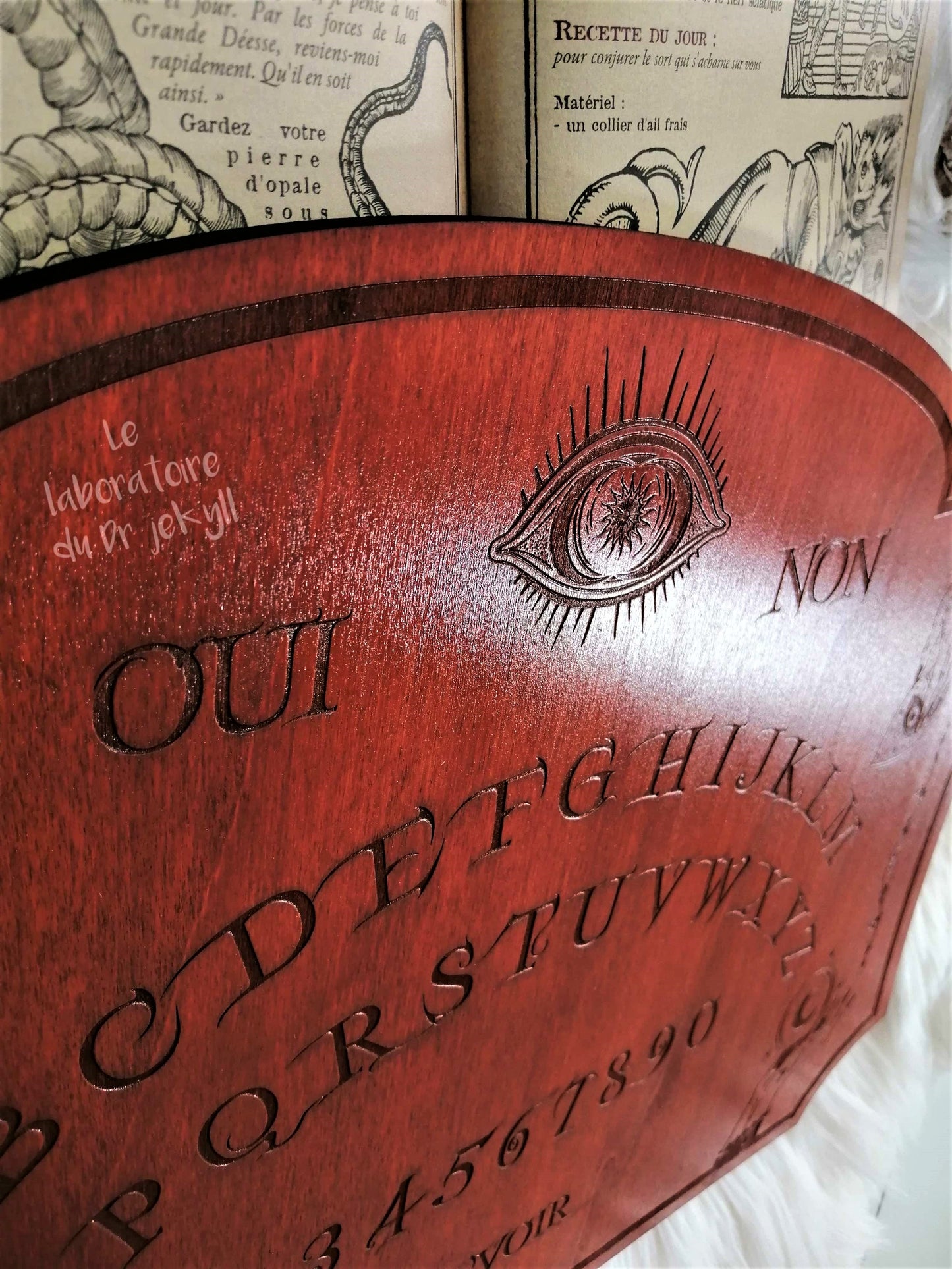 Planche Ouija Artisanale Bois – Ouija Board “Mystique” Grand Format – Spirit Board Gravé – Décoration Ésotérique & Spirituelle