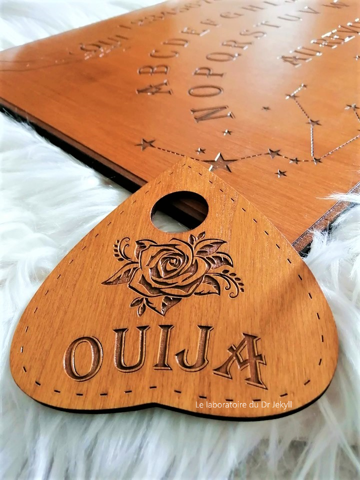 planche ouija personnalisée bois gravé