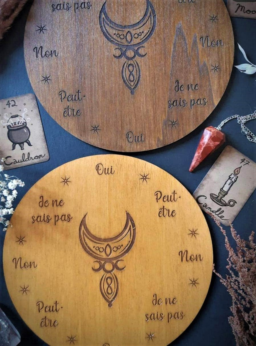 Planche de Radiesthésie Lune Mystique en Bois – Pendulum Board de Divination Artisanale