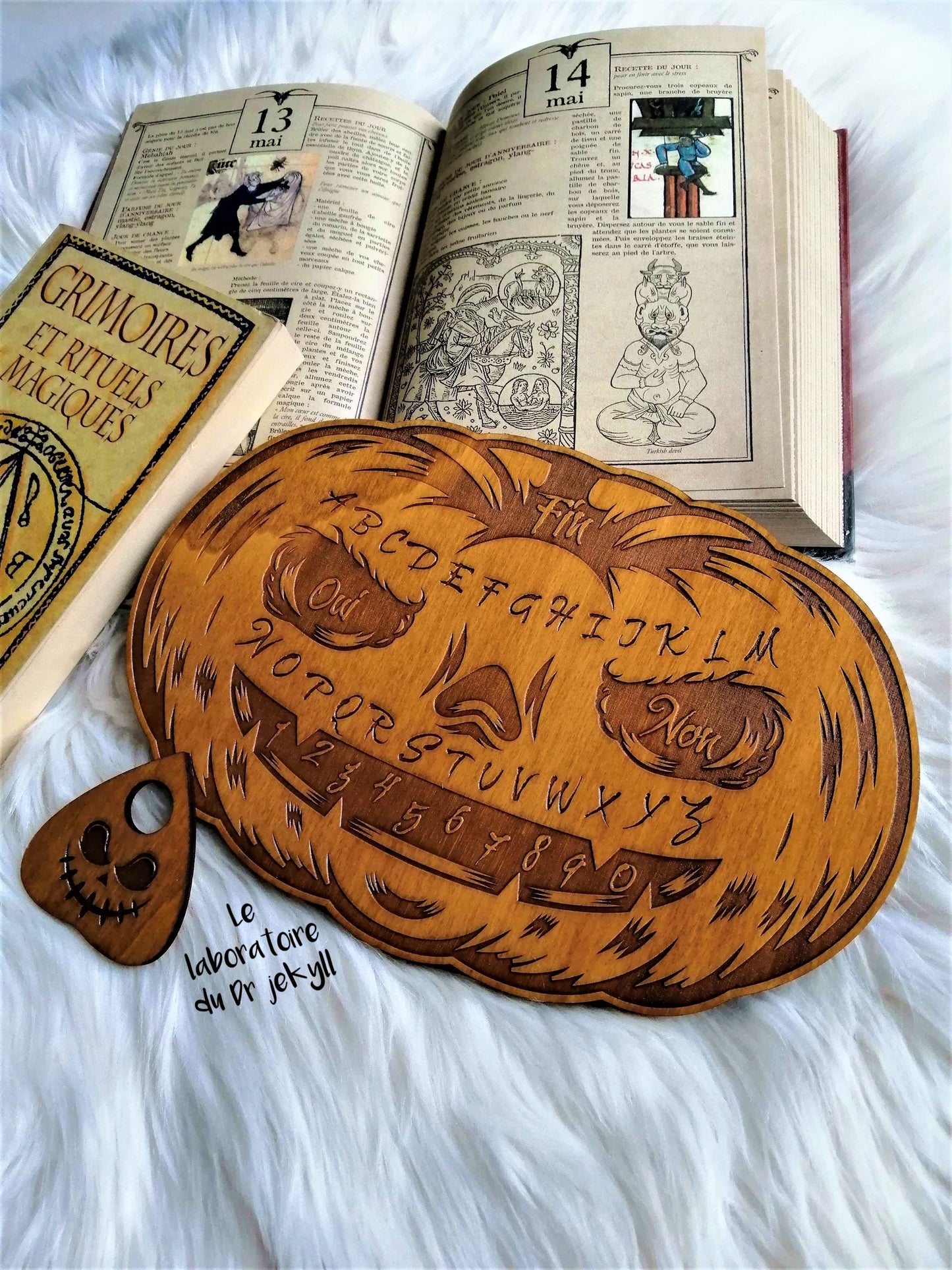 spirit board pumpkin